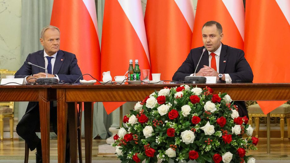 Donald Tusk i Karol Nawrocki w czasie Rady Gabinetowej