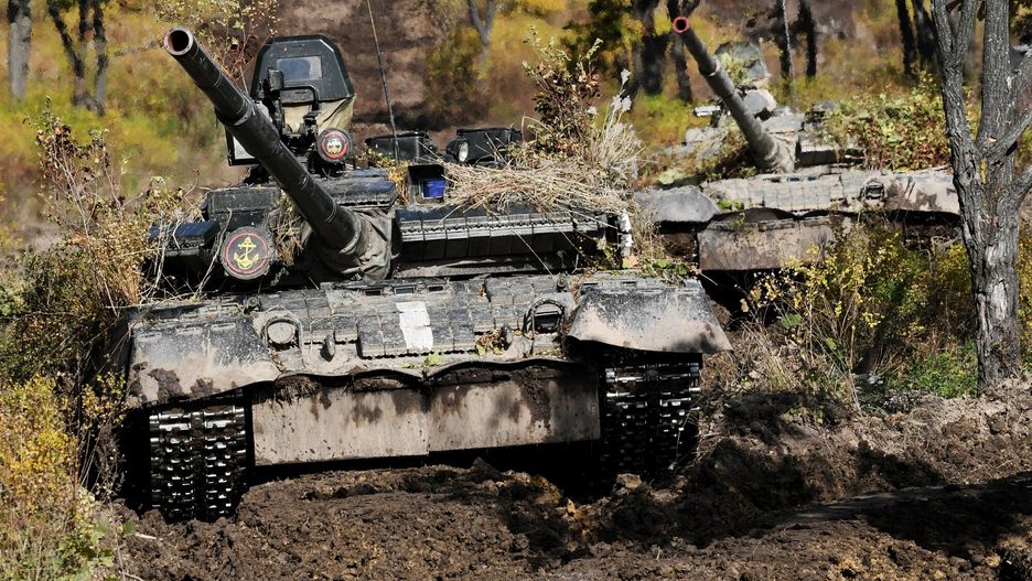 ?wiczenia rosyjskiej armii w Kraju Nadmorskim6666713 06.10.2021 T-80BV tanks are pictured during military drills by a Russian Navy Pacific Fleet battalion at the Klerk training ground in the Primorsky Krai region, Russia. Vitaliy Ankov / SputnikVitaliy Ankov