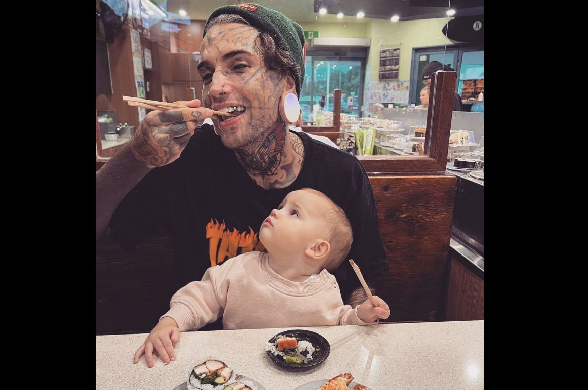 98 proc. ciała miał w tatuażach. Wzruszające, co zrobił dla córki