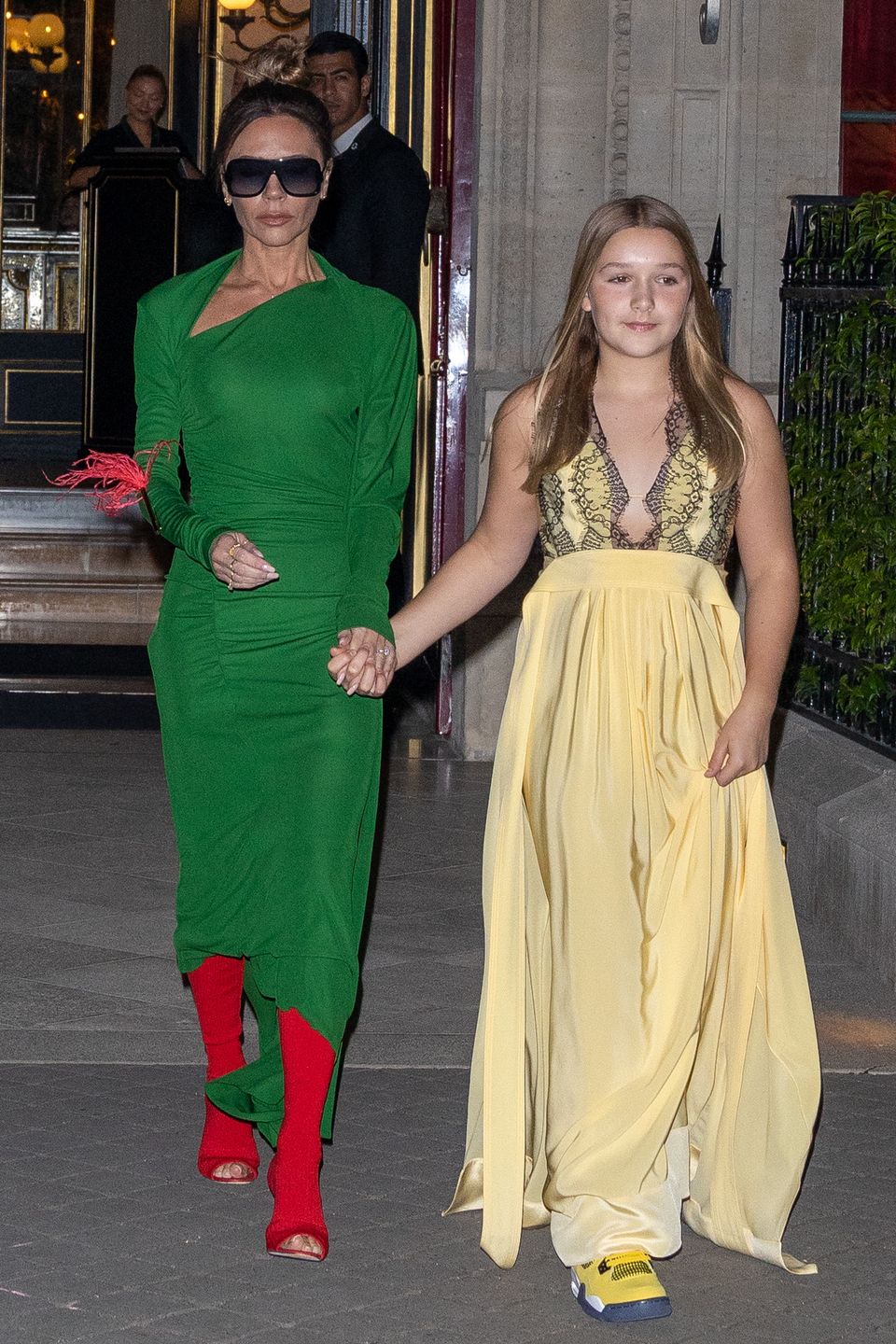 Victoria Beckham inwestuje MILIONY w markę 15-letniej Harper