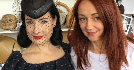 Polka projektuje dla księżnej Kate i Meghan Markle. "To również ciężka praca fizyczna"
