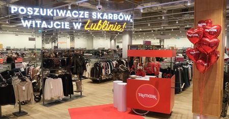 Kilkaset osób w kolejce i polowanie na wieszaki. Tłumy na otwarciu TK Maxx w Felicity | ZDJĘCIA