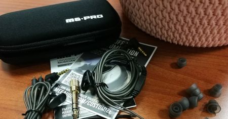 Mee Audio M6 Pro v2, monitory sceniczne, które sprawdzą się w codziennym użyciu