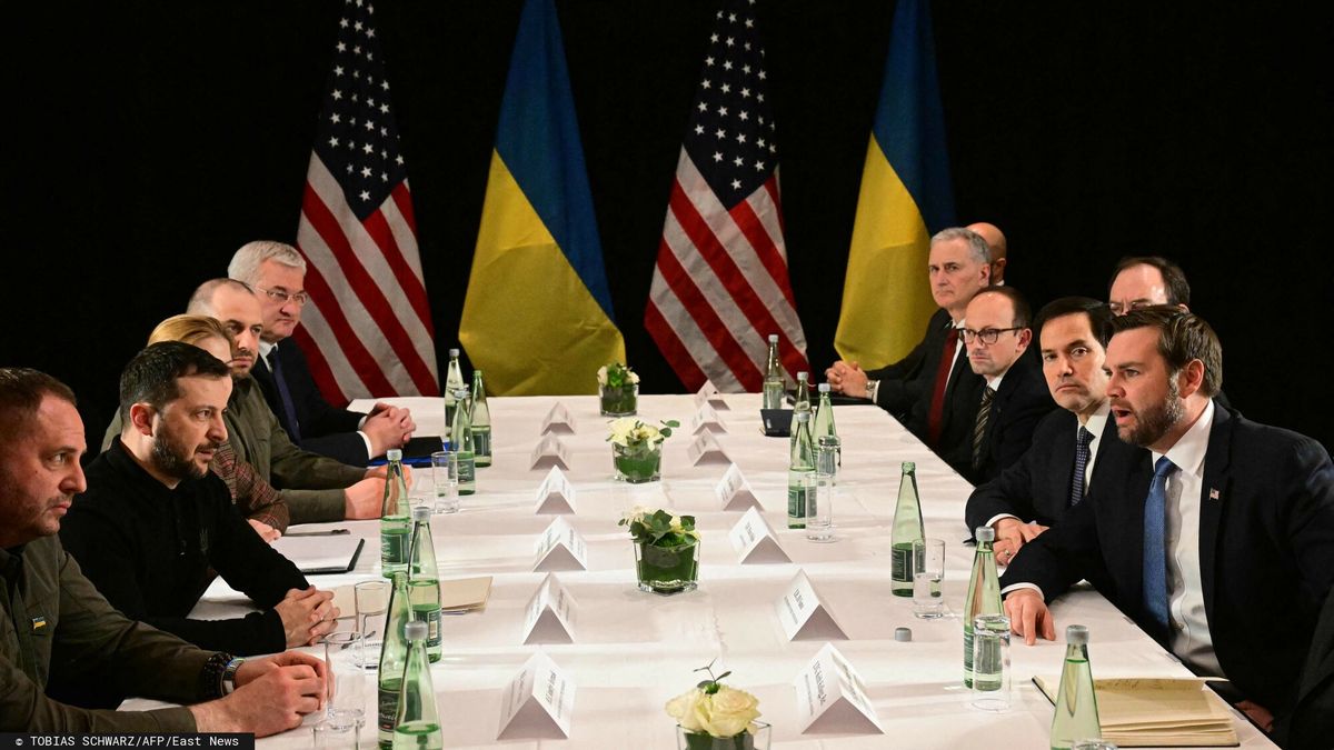 61. Monachijska Konferencja Bezpiecze?stwa
US Vice President JD Vance (R), US Secretary of State Marco Rubio (2nd R) and Ukrainian President Volodymyr Zelensky (2nd L) meet on the sidelines of the 61st Munich Security Conference (MSC) in Munich, southern Germany on February 14, 2025. (Photo by Tobias SCHWARZ / AFP)
TOBIAS SCHWARZ