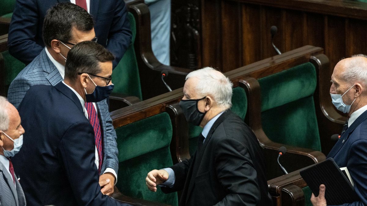 35. posiedzenie Sejmu IX kadencji23.07.2021 Warszawa Sejm 34. posiedzenie Sejmu IX kadencji   Fot. Jacek Dominski/REPORTERN/z: Jaroslaw Kaczynski, Mateusz Morawiecki, Antoni MacierewiczJacek Dominski/REPORTER
