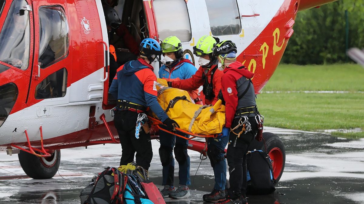 Helikopter TOPR przetransportował kobietę, która uległa wypadkowi w górach.