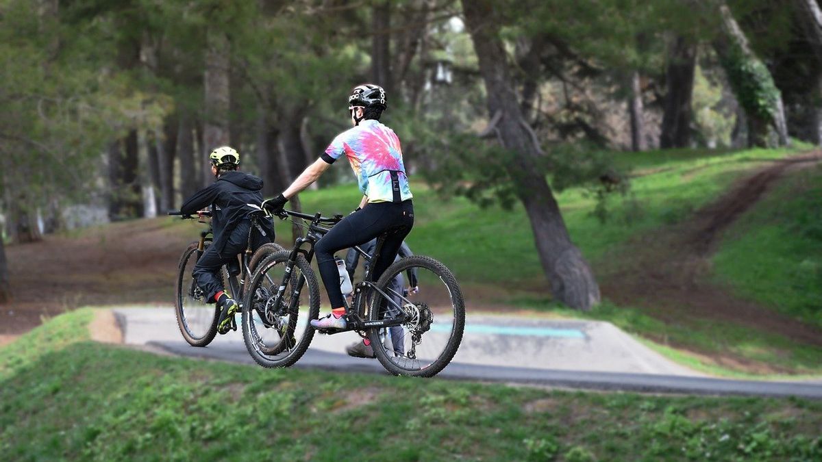 Jeśli wybierasz się z dzieckiem na rower, zapoznaj się z przepisami. Mandaty nawet do 1500 zł