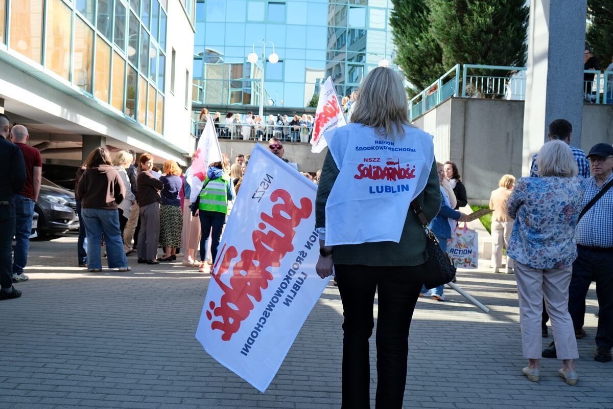 Strajk ostrzegawczy pracowników ZUS w Lublinie