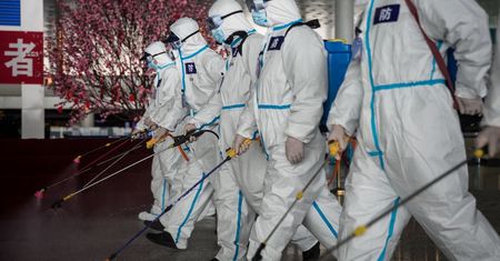 Chiny zamykają Wuhan. Jasna deklaracja i cios w WHO