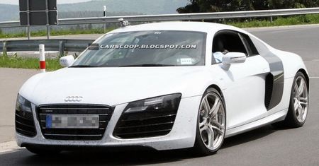 Zanim nadejdzie następca - Audi R8 po faceliftingu na testach