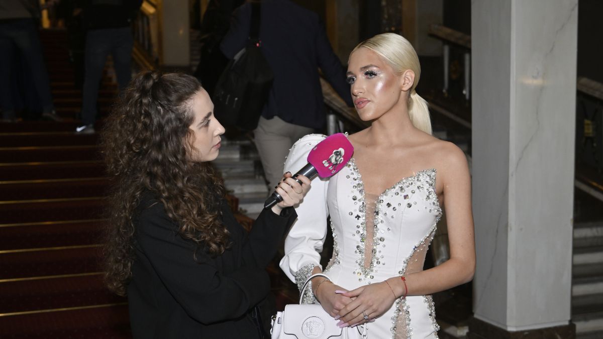 Współpracownica Caroline Derpiensky chce pozwać Wątora
