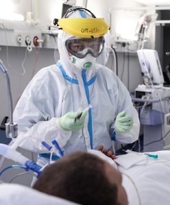 Koronawirus. Wzrost zachorowań. Wirusolog: "Nie należy się dziwić"