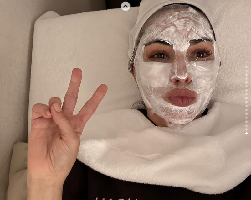 Kim Kardashian podczas zabiegu