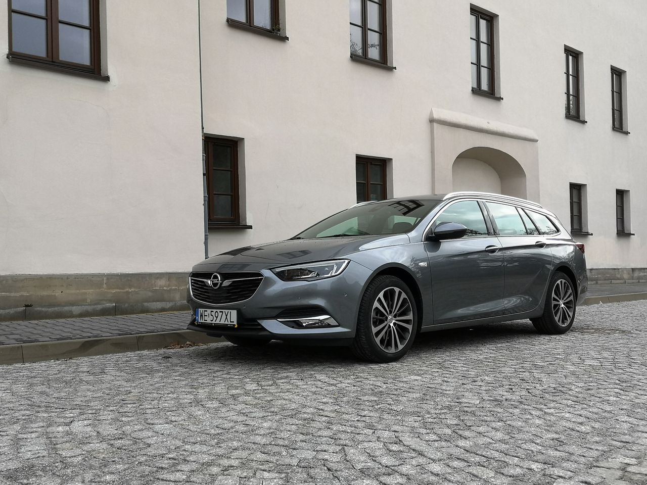 Opel Insignia Sports Tourer: System Multimedia Navi Pro, fabryczne audio i systemy wsparcia kierowcy