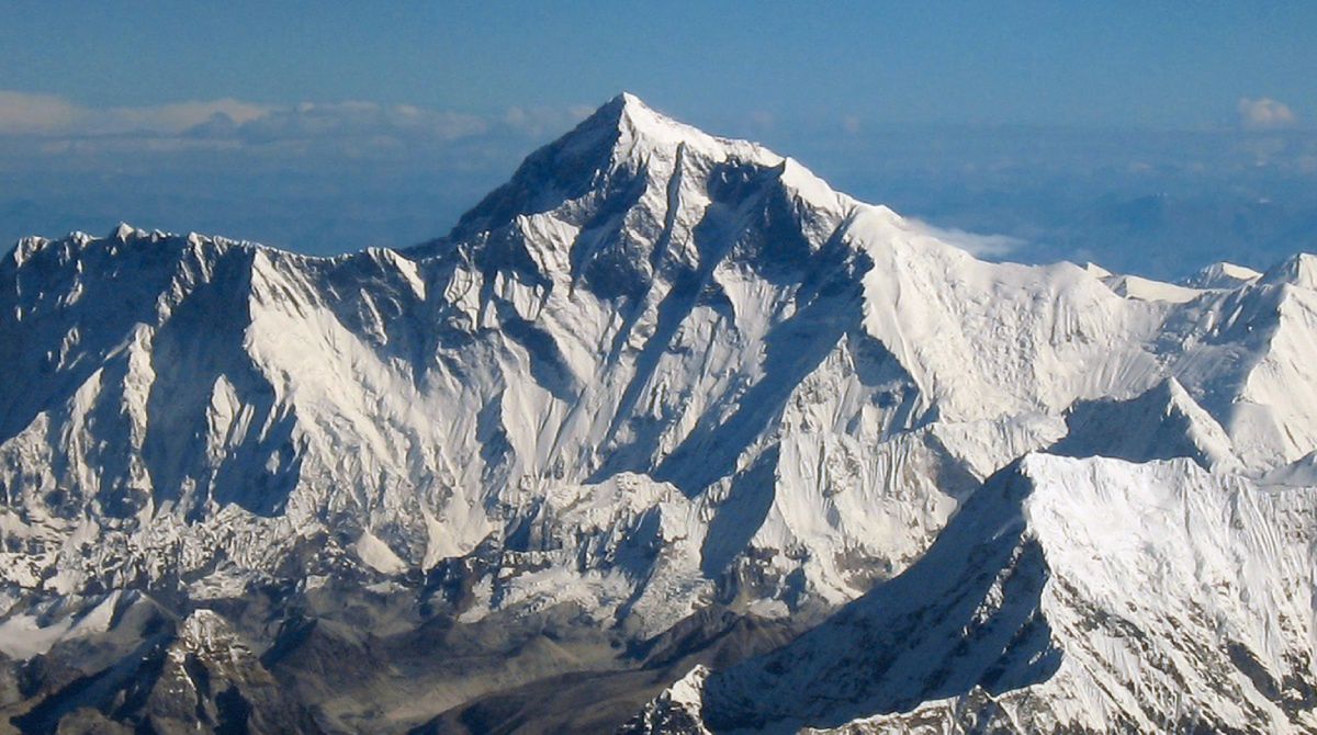The snow has melted. A terrible discovery on Mount Everest