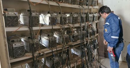 Kopią kryptowaluty na potęgę. Iran ma problem z nielegalnymi koparkami