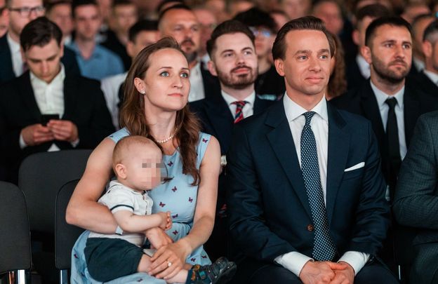 Kim jest żona Krzysztofa Bosaka? Karina Bosak ma kontrowersyjne poglądy ...