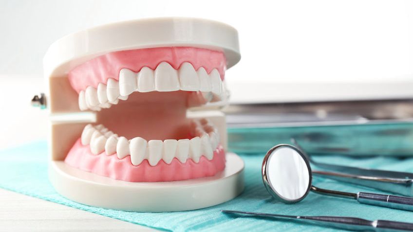 Proteza acetalowa to alternatywa dla klasycznych protez akrylowych