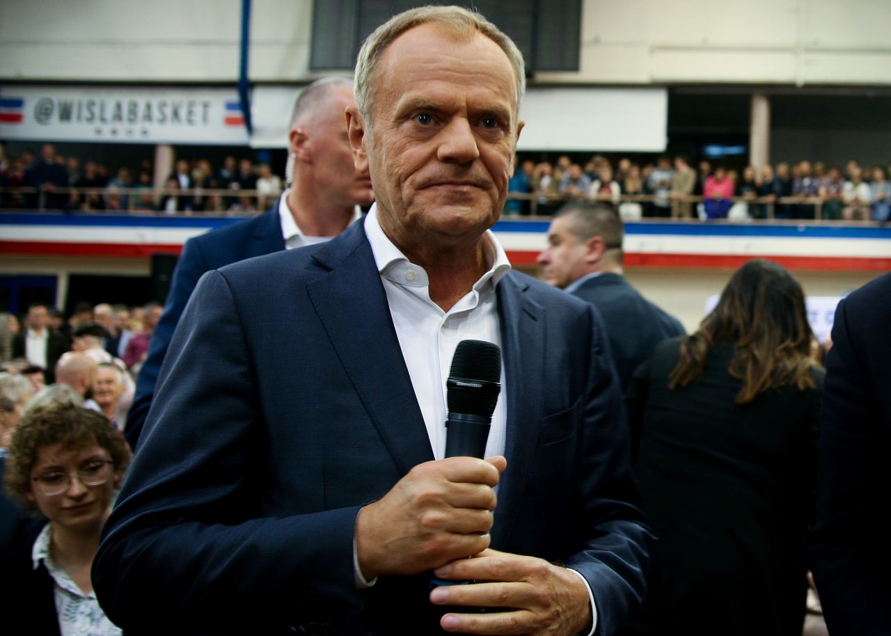 Donald Tusk w ostatnich dniach mówił głównie o temacie migrantów w Polsce. Do tej pory było to pole, na którym brylował prezes PiS - Jarosław Kaczyński 