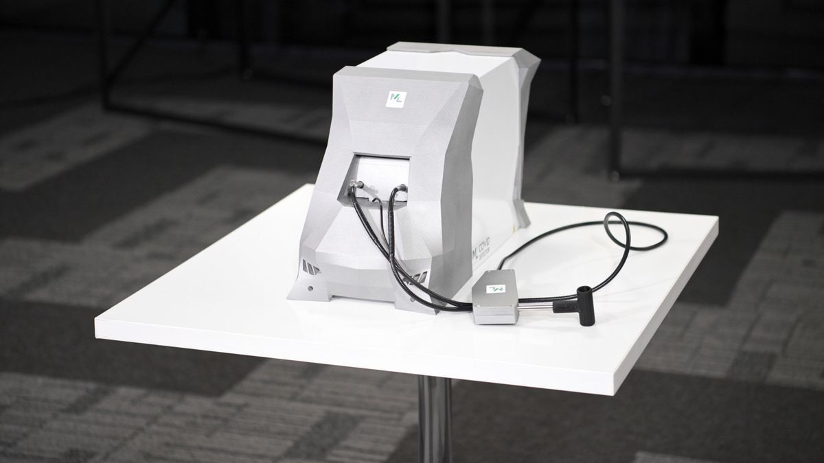 Urządzenie do wykrywania koronawirusa z oddechu, stworzone przez ML System w Zaczerniu