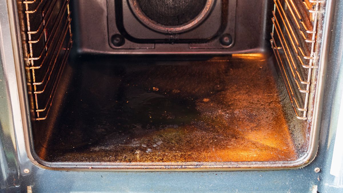 Jak wyczyścić brudny piekarnik?