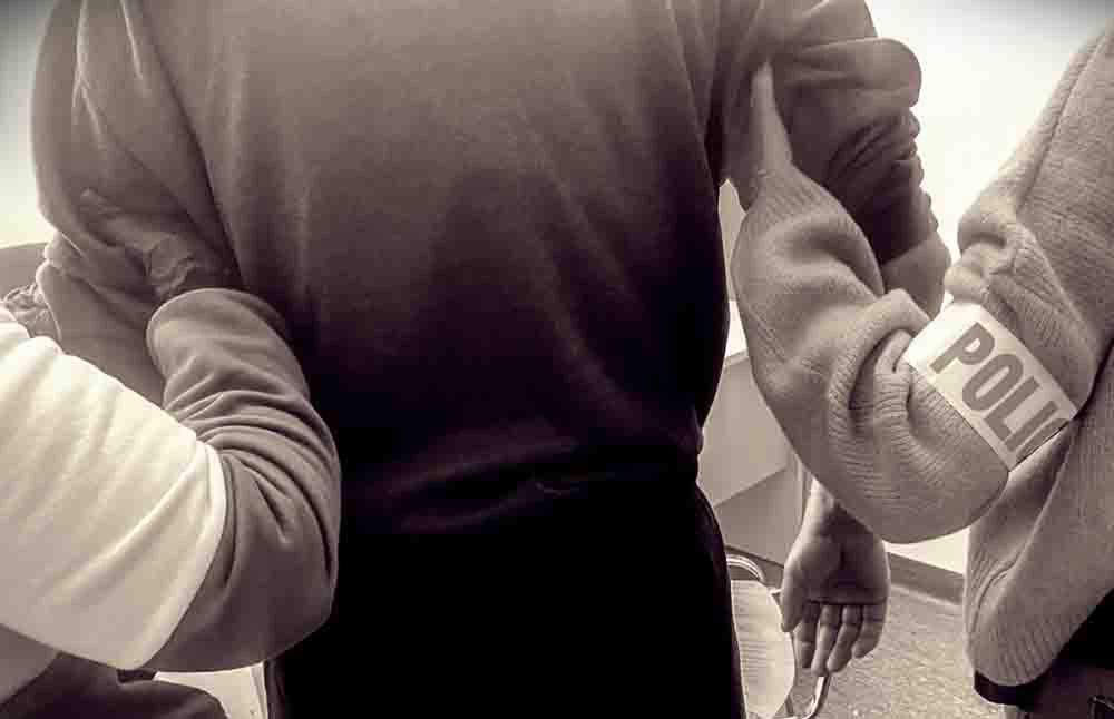 Rzepin: Znalazł kartę bankomatową i zamiast oddać, robił zakupy. Grozi mu 10 lat więzienia