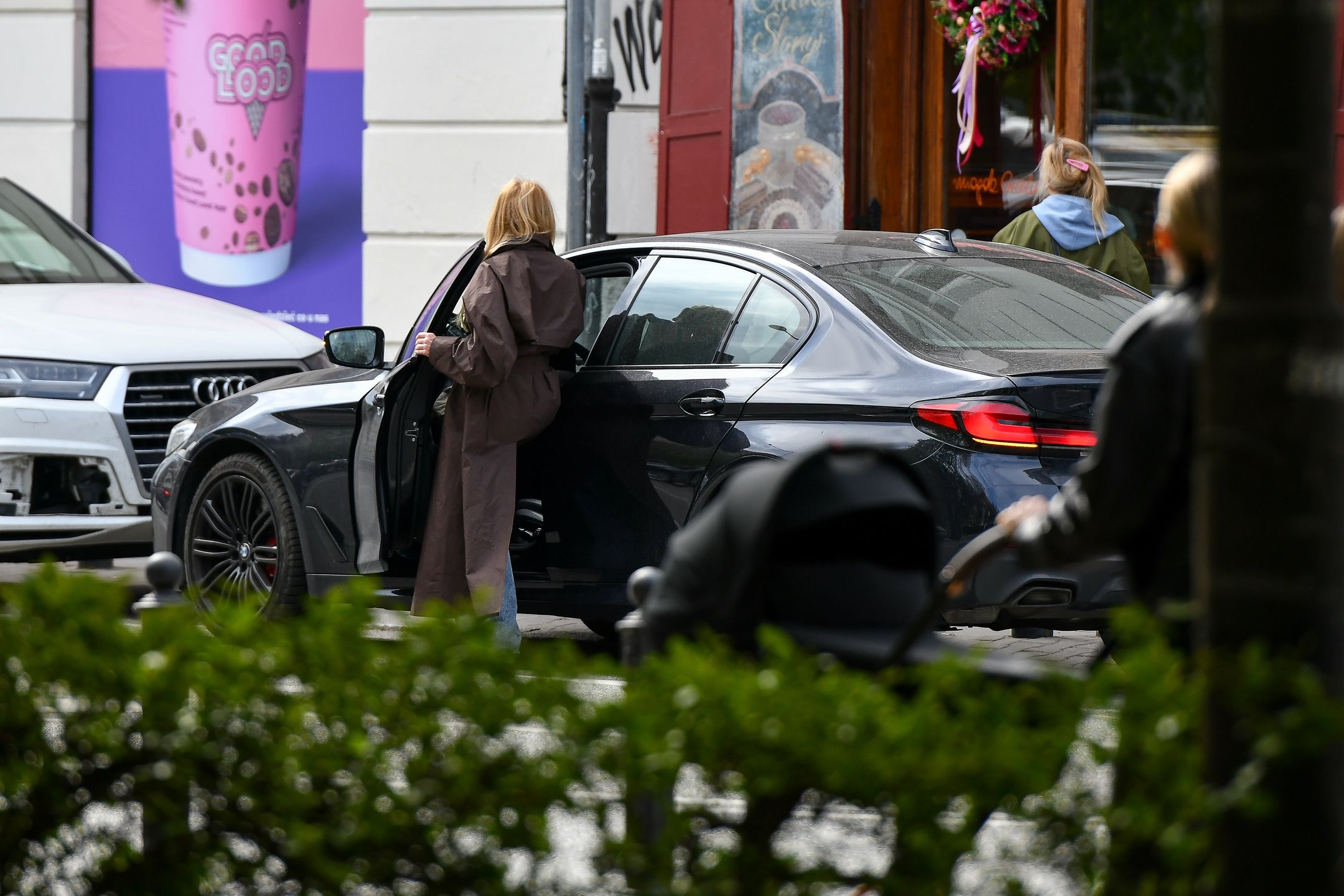 Stylowa Monika Olejnik podjechała do optyka