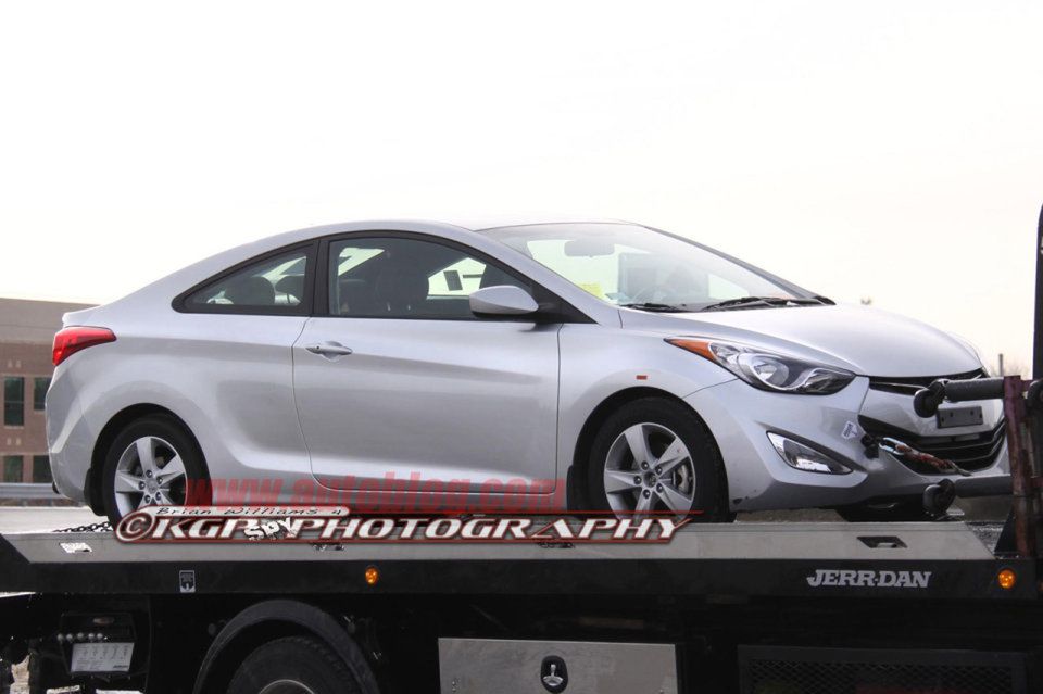 Hyundai Elantra Coupe (2013) wyszpiegowany bez kamuflażu!