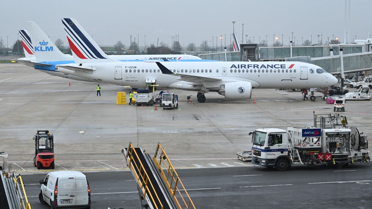 PARIS, FRANCE -  JANUARY 25: Aircrafts of Air France and KLM are seen at the Charles de Gaulle Airport, near Paris, France on January 25, 2023. (Photo by Mustafa Yalcin/Anadolu Agency via Getty Images)