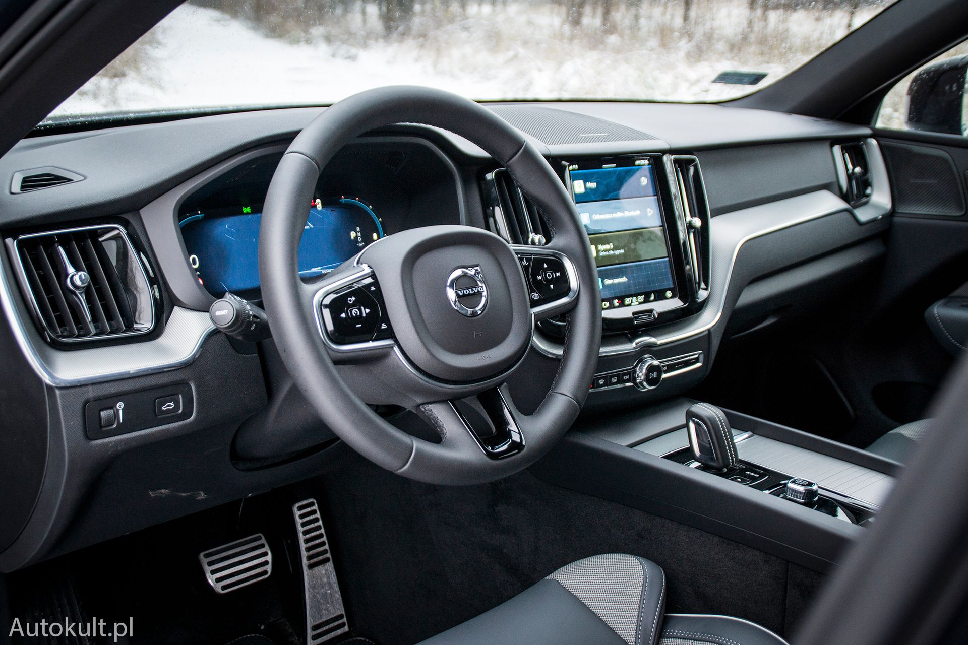 Volvo XC60 B4 face lifting (2022)