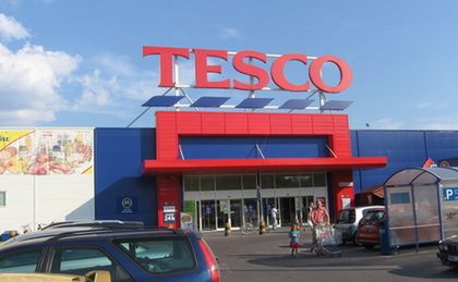 Tesco zapowiada podwyżki płac. Ile pracownicy dostaną "na rękę"?