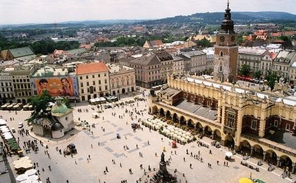 ŚDM. Tłumy w Galerii Krakowskiej. Sklepy świecą pustkami