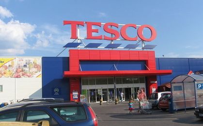 Tesco zapowiada podwyżki płac. Ile pracownicy dostaną "na rękę"?