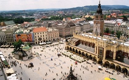 ŚDM. Tłumy w Galerii Krakowskiej. Sklepy świecą pustkami