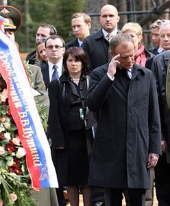 Tusk do Putina: oczodoły ich czaszek patrzą i czekają