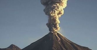 Erupcja meksykańskiego wulkanu Colima