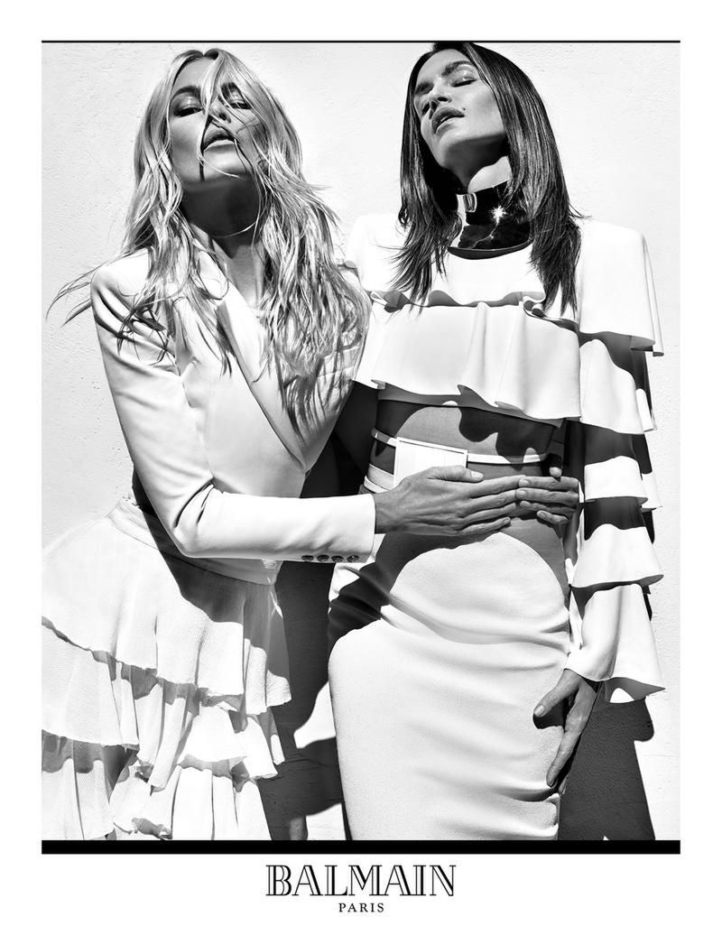 Na zdj. Claudia Schiffer, Cindy Crawford. Kampania Balmain wiosna-lato 2016 (fot. Steven Klein/Balmain)