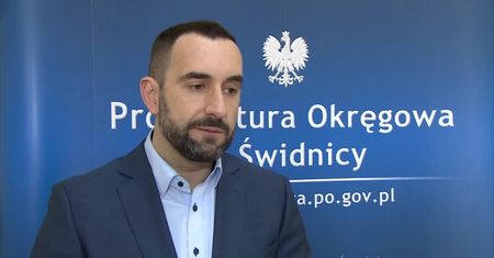 Ciała dwóch osób znaleziono w mieszkaniu w Kudowie-Zdroju. Prokuratura podejrzewa zabójstwo