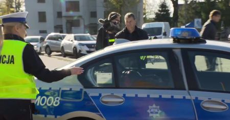 Dzień Wszystkich Świętych. Specjalna akcja policji ma zapewnić bezpieczeństwo odwiedzającym nekropolie