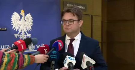 Nie żyje kobieta i jej dwie córki. Mąż i ojciec usłyszał trzy zarzuty zabójstwa