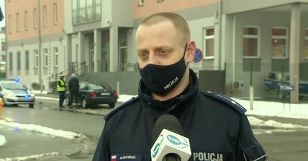 Tajemniczy pasażer z pociągu Berlin-Warszawa trafił do szpitala, milczy od miesiąca.