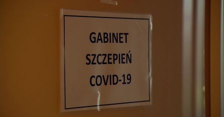 “Zaszczep się w piątek trzynastego”. Akcja wrocławskiej Uniwersyteckiego Szpitala Klinicznego.