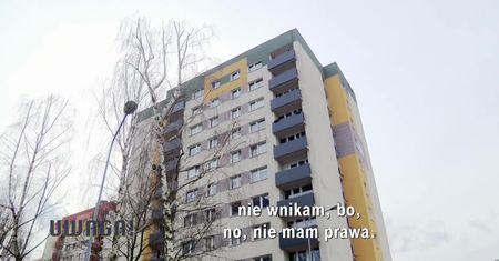 Pani Halina jest zamykana na klucz w mieszkaniu. „Otwórzcie mi drzwi”