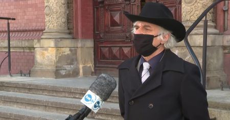 Zaginął tom akt z PESEL-ami ofiar ks. Dymera. Prezes sądu wini prokuraturę.