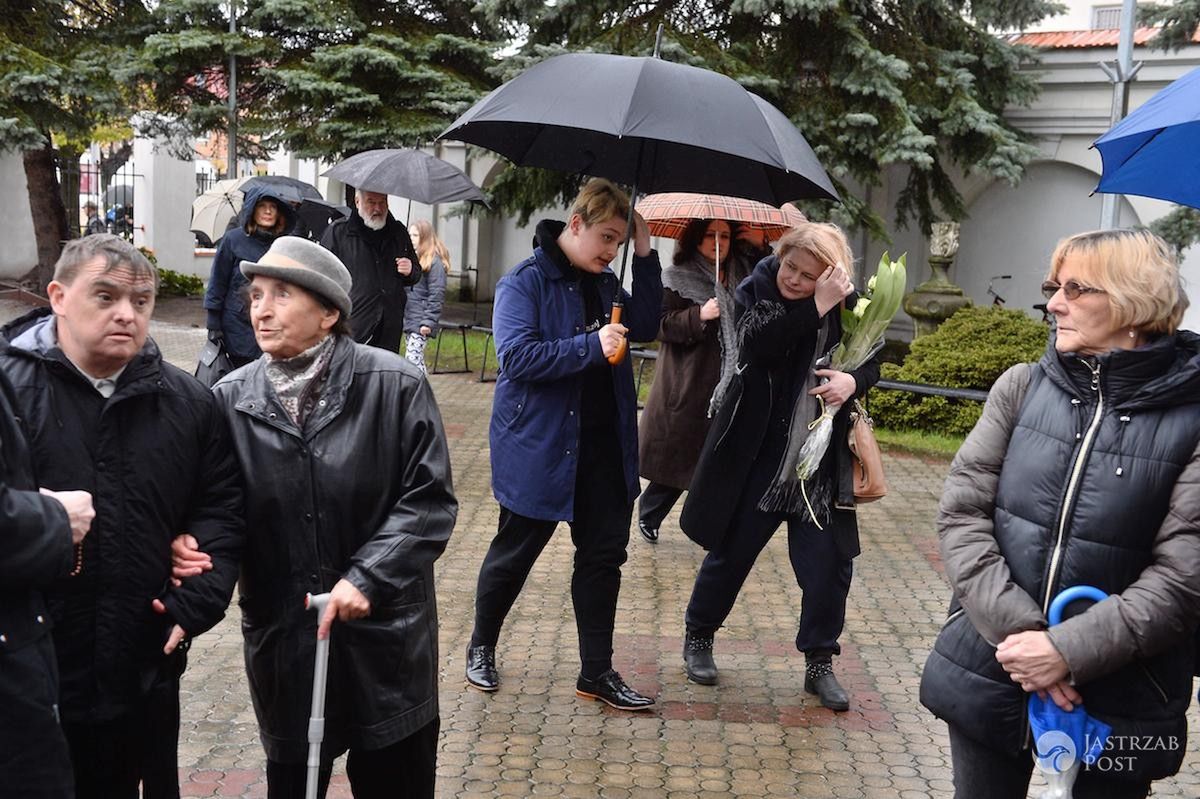 Dominika Ostałowska z synem Hubertem - pogrzeb Witolda Pyrkosza