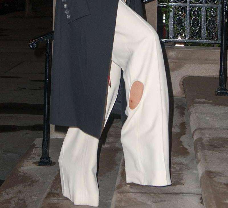 Victoria Beckham – dziura w spodniach