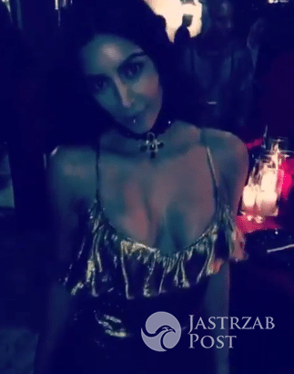 Kim Kardashian na świątecznej imprezie 2016