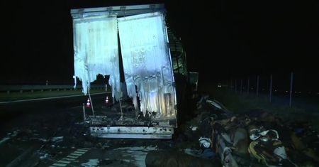 Pożar ciężarówki z tekstyliami na trasie S7