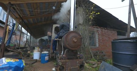 Rosyjski inżynier zbudował własną lokomotywę parową i linię kolejową. Praca zajęła mu 10 lat