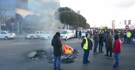 Protesty taksówkarzy w Madrycie zaostrzają się. Demonstranci starli się z policją